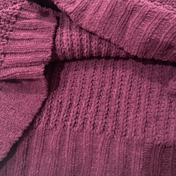 Hollister sweater - Picture 5 of 5